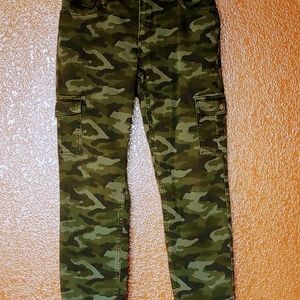 Arizona Brand Juniors size 15 camouflage cargo style skinny.